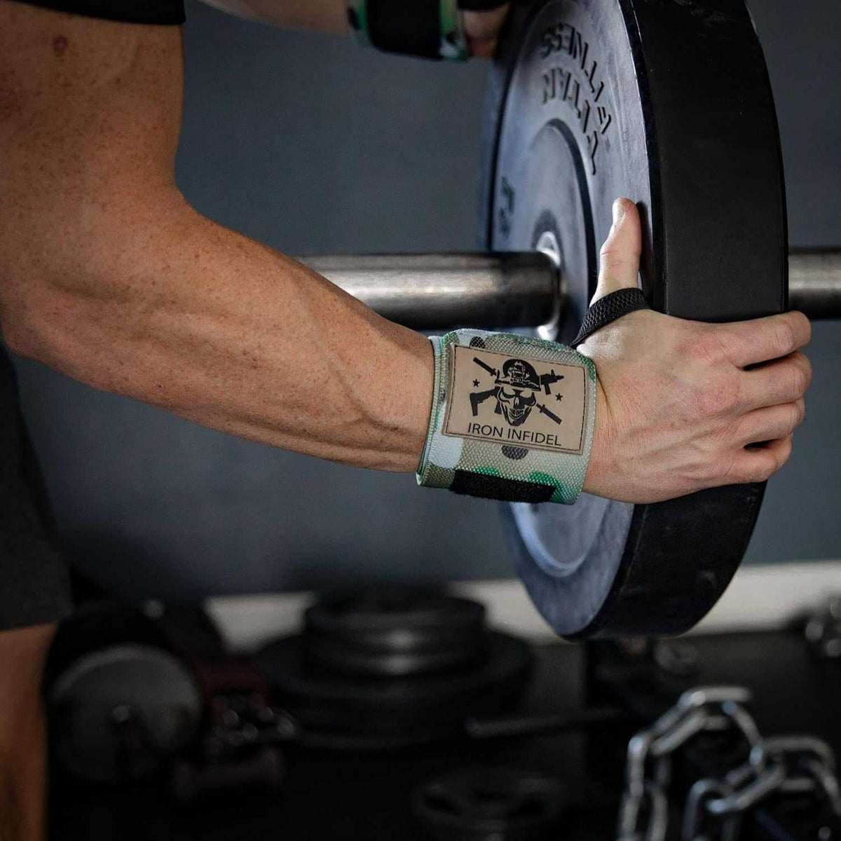 WELLTH HOUSE Weightlifting Wrist Wraps 18 Inch - Wellth House